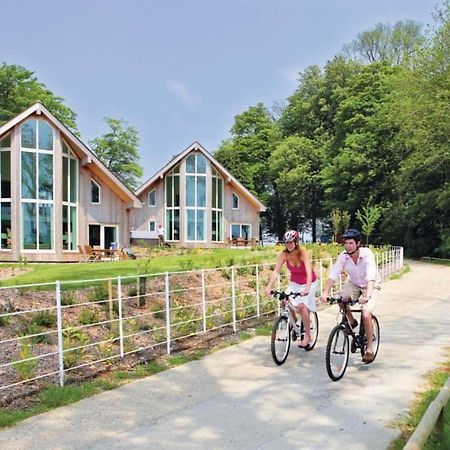 Swandown Lodges Chard Bagian luar foto