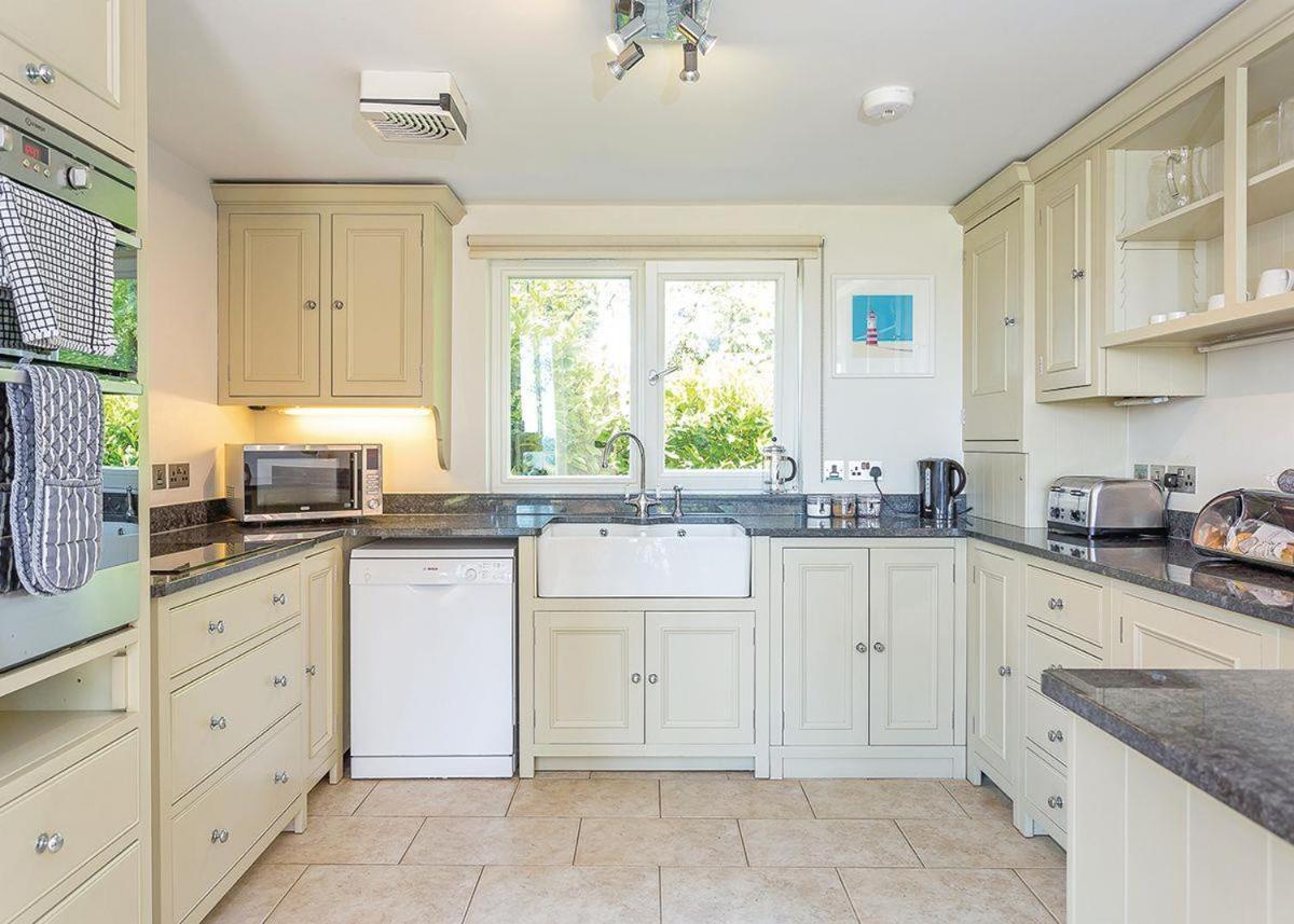 Swandown Lodges Chard Bagian luar foto