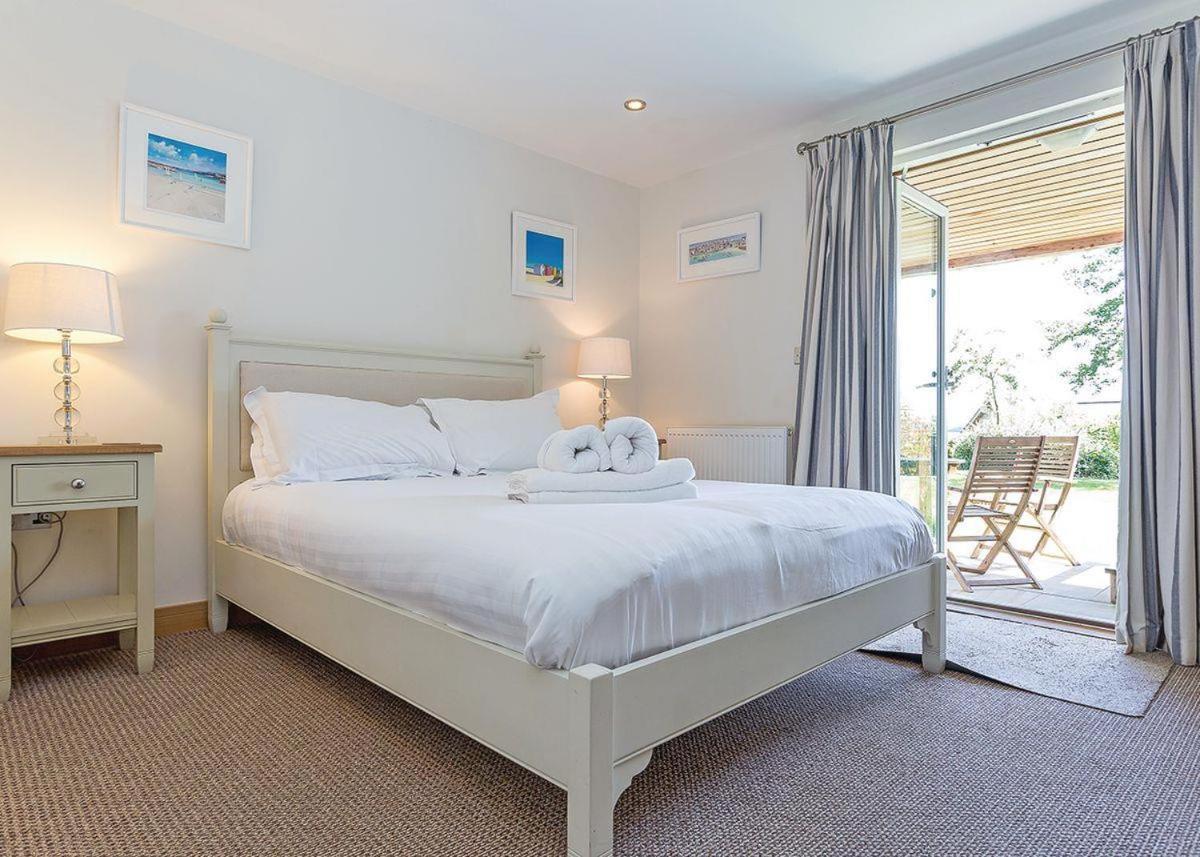 Swandown Lodges Chard Bagian luar foto