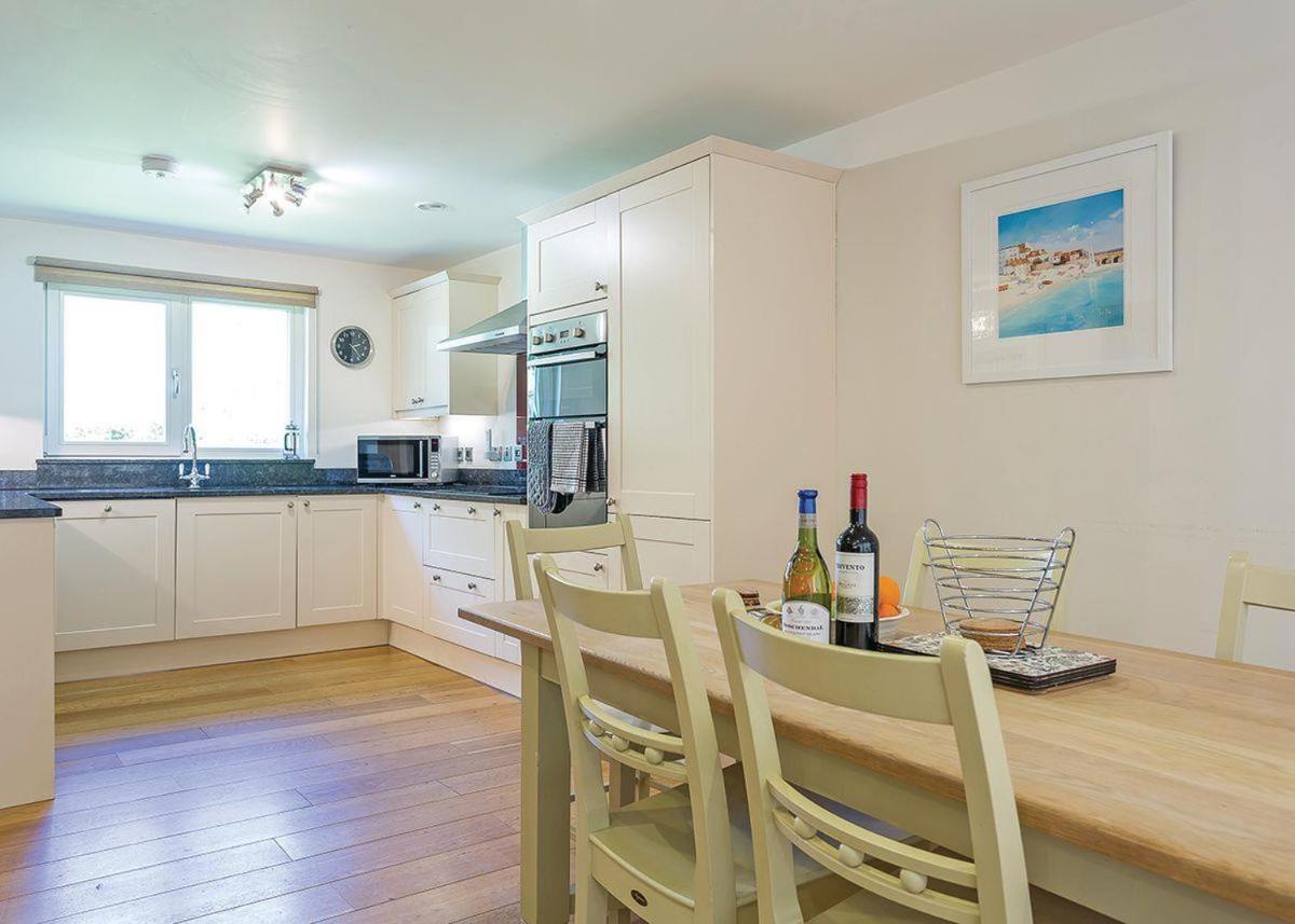 Swandown Lodges Chard Bagian luar foto
