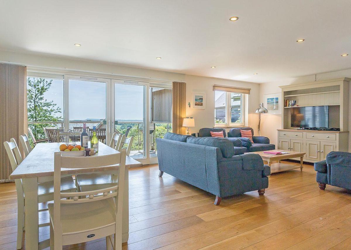 Swandown Lodges Chard Bagian luar foto