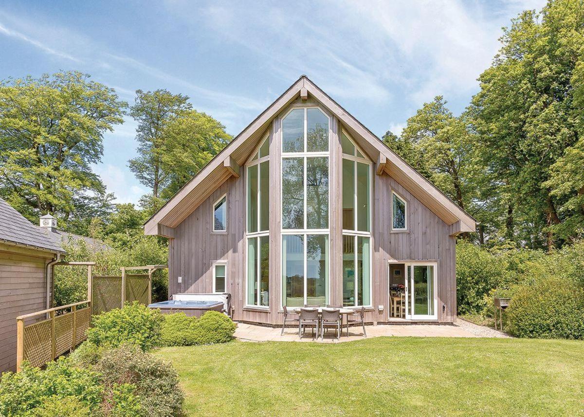Swandown Lodges Chard Bagian luar foto