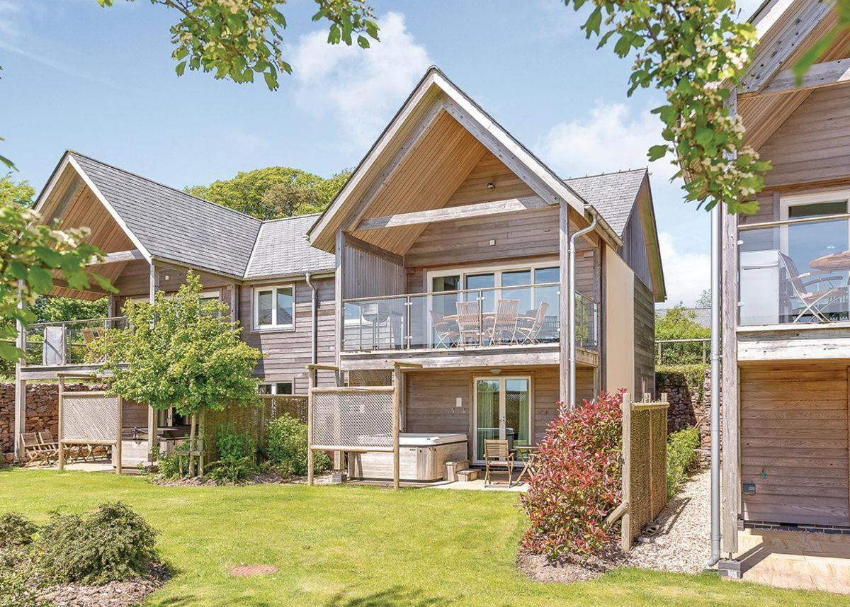 Swandown Lodges Chard Bagian luar foto