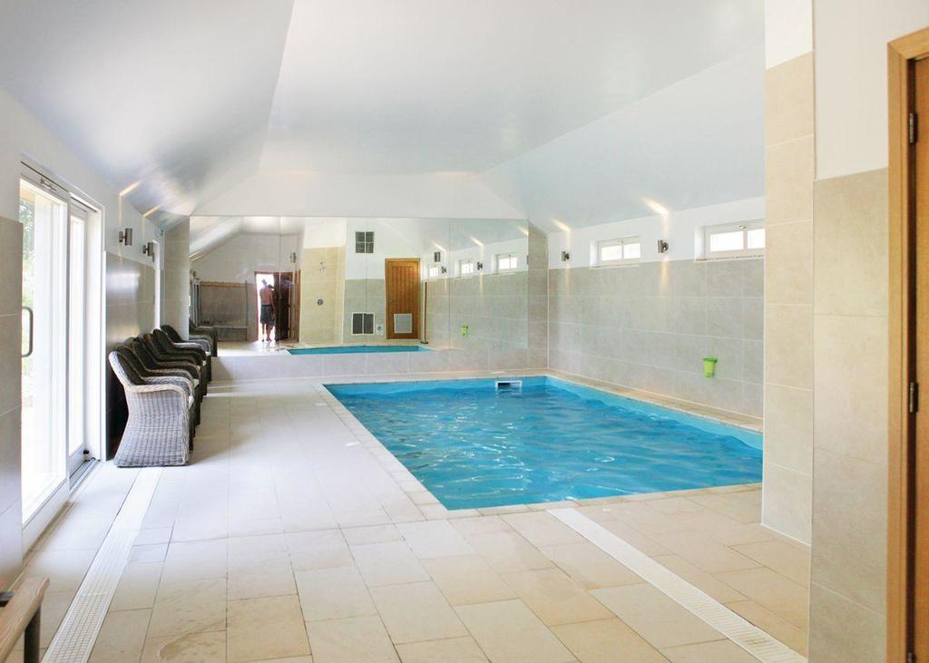 Swandown Lodges Chard Bagian luar foto