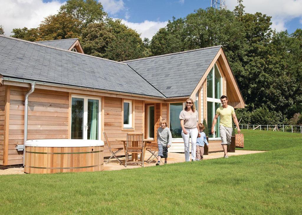 Swandown Lodges Chard Bagian luar foto
