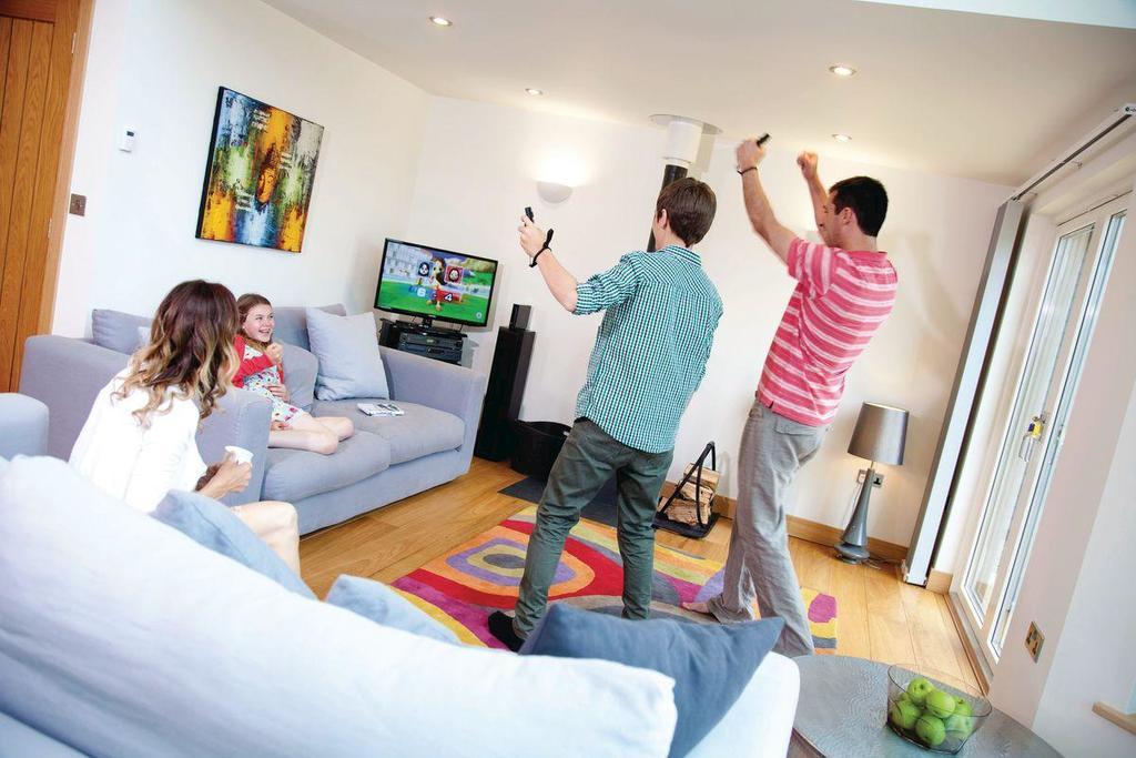 Swandown Lodges Chard Bagian luar foto